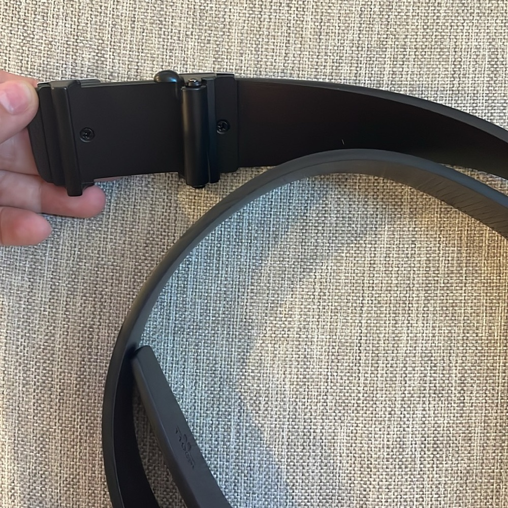 Beautiful fashion genuine leather Belt - Picture 3 of 4